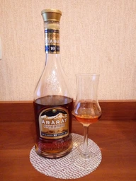 Бренди ARARAT Ахтамар 10 лет выдержки 0.5 л 40% в подарочной упаковке (4850001002024_4850001003700) фото от покупателей 4