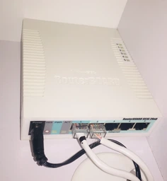 Маршрутизатор MikroTik RB951G-2HnD для офиса, кафе и дома. фото от покупателей 5