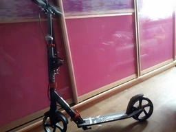 Дитячий двоколісний самокат Scale Sports SS-08 з ручними гальмами та переднім амортизатором, Жовто-блакитний