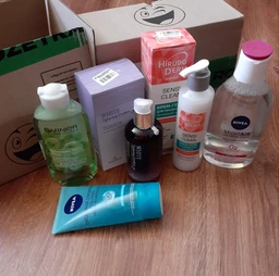 Пенящийся крем-гель для умывания Биокон Hirudo Derm Sensitive Sensi Clean 180 мл (4820008318718)