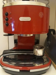 Кофеварка рожковая DELONGHI ECO311.R фото от покупателей 4