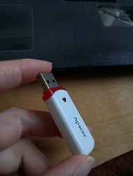 Флеш-накопичувач Apacer USB 2.0 AH333 32Gb White (AP32GAH333W-1) фото від покупців 19