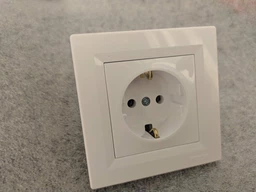 Розетка Schneider Electric Asfora с заземлением Алюминий (EPH2900161)