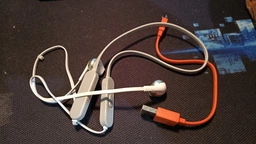 Навушники безпровідні JBL TUNE 205BT Чорний/ Сріблястий (JBLT205BTBLK) фото від покупців 5