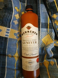 Джин Wenneker Oude Proever Old Genever выдержка до 2-х лет 0.7 л 36% (8710194010960)