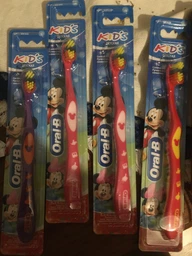 Зубная щетка для детей Oral-B Kids экстра мягкая (3014260286279) фото от покупателей 1