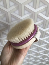 Щітка для сухого масажу EcoTools "Dry Body Brush" бамбукова ручка із синтетичним ворсом / щетиною середньої жорсткості для лімфодренажу тіла від целюліту (1 шт.) фото від покупців 6