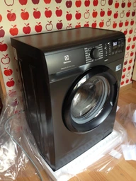Стиральная машина узкая ELECTROLUX EW6S4R06BX фото от покупателей 8