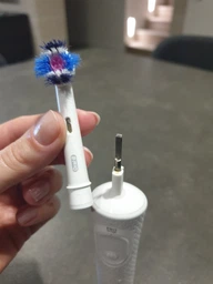 Насадка к электрической зубной щетке Oral-B 3D WHITE (4210201757757)