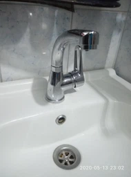 Змішувач AQUATICA HL Ø35 для раковини гусак вигнутий на гайці (9734000)
