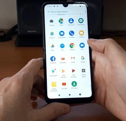 Мобільний телефон ZTE Blade A7 2/32GB Black фото від покупців 6