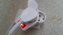 Сетевой адаптер Emos P00262 1 розетка, круглый с заземлением и выключателем Белый (P00262) фото от покупателей 18