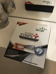 Відбілюючі смужки для зубів FLASH STRIPS Intensive 14 шт фото від покупців 2
