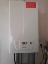 Газовый котел IMMERGAS Eolo Star 24 4E + труба и колено (коаксиальный комплект) фото от покупателей 6