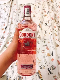 Алкогольный напиток на основе джина Gordon's Premium Pink 0.7 л 37.5% (5000289929417) фото от покупателей 5