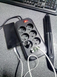 Сетевой удлинитель LDNIO SE6403 на 6 розеток 4 USB 2м Black фото от покупателей 10