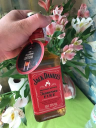 Лікер Jack Daniel's Tennessee Fire 0.7 л 35% (5099873010686) фото від покупців 10