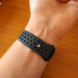 Ремешок для Amazfit BIP | Bip Lite | Bip U / Pro/ Mini | GTS | GTS 2 /3 | Gtr 42mm силиконовый перфорированный 20мм Черно Белый BeWatch (1010112) фото от покупателей 14