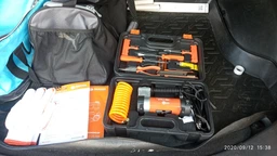 Автокомпрессор Daewoo DW 55 Plus с набором для ремонта шин фото от покупателей 1
