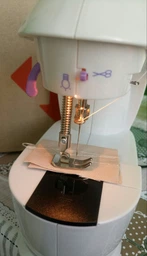 Швейная мини машинка 4 в 1 Mini Sewing Machine белая фото от покупателей 10