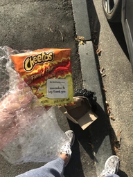Чіпси Cheetos Flamin Hot Crunchy 28.3 g