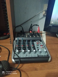 Behringer Xenyx Q802USB