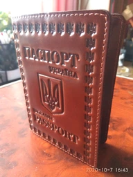 Обкладинка на паспорт Shvigel leather-16132 Сіра фото від покупців 8