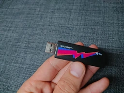 Флеш пам'ять USB Goodram UCL3 64GB USB 3.0 Black (UCL3-0640K0R11) фото від покупців 3