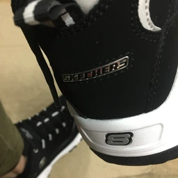 Жіночі кросівки Skechers D'Lites 36,5 Чорний 66666125 BLK фото від покупців 1