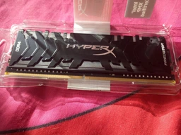 Оперативна пам'ять HyperX DDR4-4000 8192MB PC4-32000 Predator RGB (HX440C19PB3A/8) фото від покупців 1