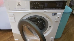 Стирально-сушильная машина автоматическая Electrolux EW7W3R68SI