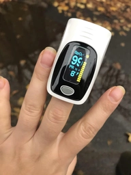 Пульсоксиметр на палець IMDK C101A3 для вимірювання пульсу і сатурації крові Pulse Oximeter з батарейками фото від покупців 7