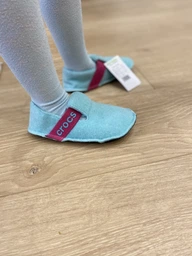 Детские комнатные тапочки для девочки Crocs Kids Classic Slipper 205349-5PR 30-31 (C13) Orchid (0191448819078) фото от покупателей 1