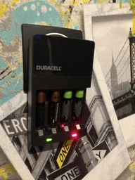 Зарядний пристрій Duracell CEF14 4 години 1 шт (5000394114500)(5004990) фото від покупців 1