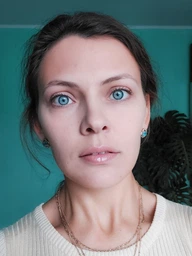 Бальзам Hyaluron Lip Booster для объема губ марсала 7 мл (4016369355367/4016369408612) фото от покупателей 2