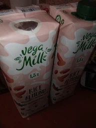 Напиток растительный Vega Milk миндальный с рисом ультрапастеризованный 950 мл (4820192262088) фото от покупателей 9