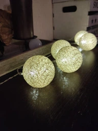 Гірлянди декоративні Cotton Balls 10led, діам 6см, довжина 180см на батарейках АА 005