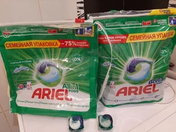 Капсули для прання Ariel Pods All-in-1 Гірське джерело 72 шт (8006540799055) фото від покупців 14