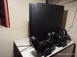 Мультифункціональна вертикальна підставка DOBE для Sony PlayStation PS4 PRO / PS4 Slim / PS4 Fat з охолоджувальними кулерами / зарядна станція для двох геймпадів DualShock 4 з LED підсвічуванням / підставка під 10 дисків фото від покупців 5