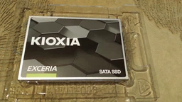 Накопичувач SSD 240GB Kioxia Exceria 2.5" SATAIII TLC (LTC10Z240GG8) фото від покупців 3