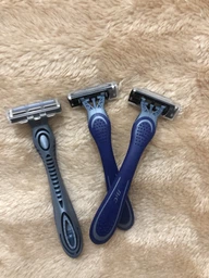 Набор бритв без сменных картриджей BIC Flex 3 3 шт (3086123363786) фото от покупателей 11
