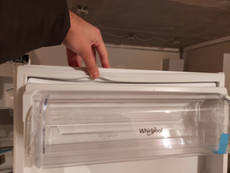 Встраиваемый холодильник Whirlpool WHC18D011C1 SF фото от покупателей 12