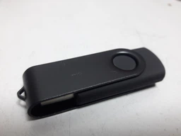 Флеш память USB Verico Flip 32GB USB 2.0 Black (1UDOV-R0BK33-NN) фото от покупателей 3
