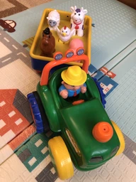 Трактор с прицепом (озвучен по-русски) Kiddieland (049726)