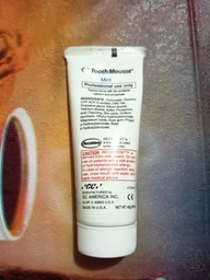 Ремінералізуючий захисний крем GC Tooth Mousse для чутливих зубів з смаком м'яти фото от покупателей 4