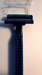 Одноразові станки для гоління (Бритви) чоловічі Gillette Blue 2 Plus 5 шт (3014260283254) фото від покупців 1