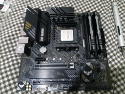 Материнская плата Asus TUF Gaming B550M-Plus (sAM4, AMD B550, PCI-Ex16) фото от покупателей 1