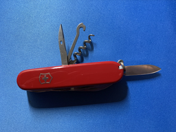 Швейцарский нож Victorinox Huntsman (1.3715)