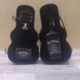 Теннесси Виски Jack Daniel's Old No.7 0.7 л 40% в футляре гитары (5099873704790) фото от покупателей 8