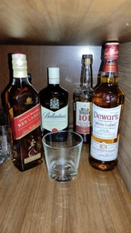Віскі Dewar's White Label від 3 років витримки 1 л 40% (5000277001200) фото від покупців 4
